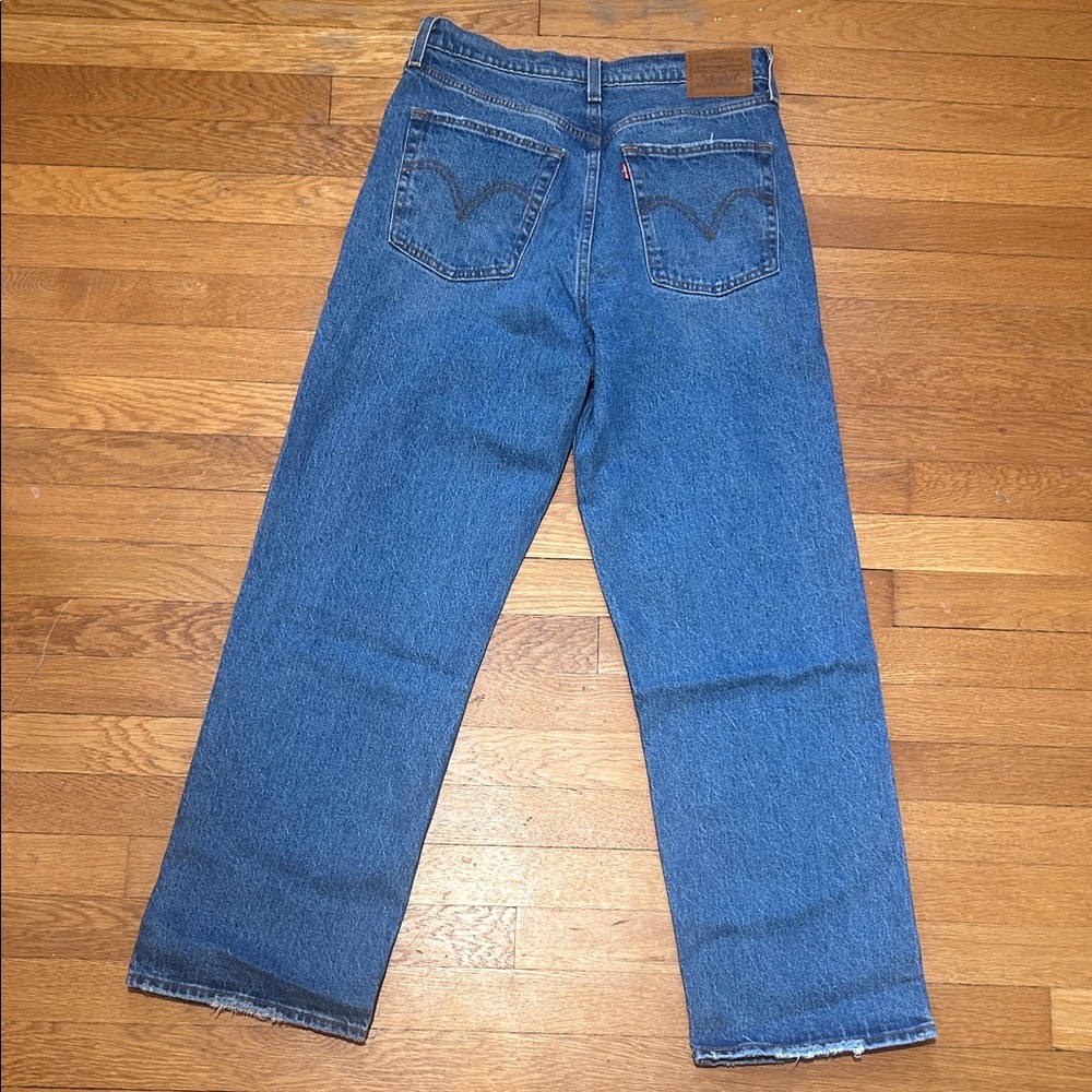 Levi's Women’s Ribcage Straight Ankle Jeans in Deep Blue - Picture 2 of 3